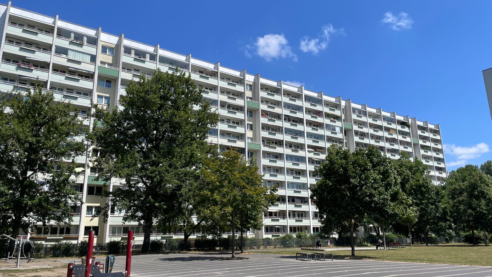 plattenbau im jahr 2026 -wbs70 - lichtenberg